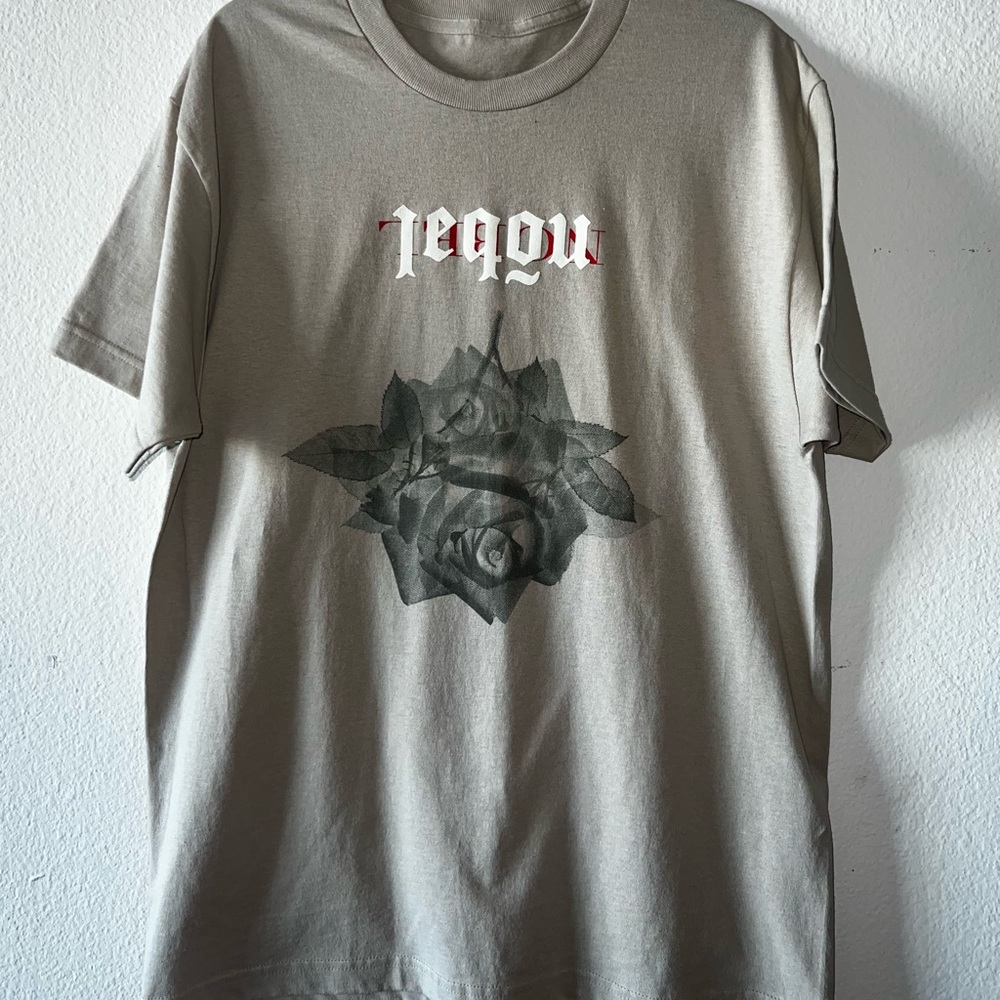 Nobel “Earth Grey” Tee